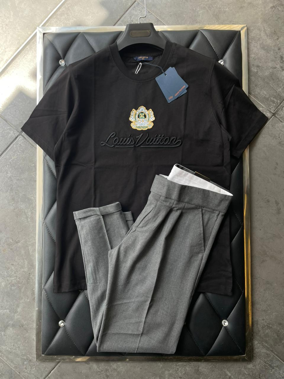 Brand T-shirt 20$ & jeans 25$