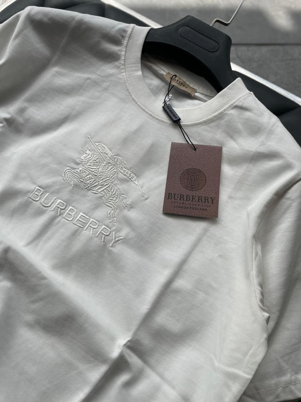 BURBERRY T-shirt