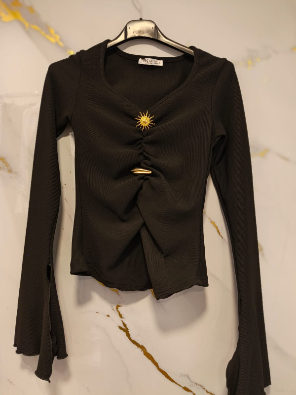 Metal detail cut-out knit top